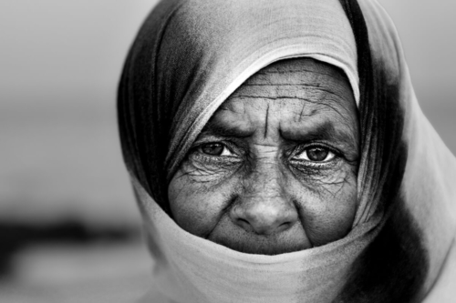 Egiptian woman, headkerchief, sad, sad woman, woman, bw, b&w, black and white, old woman, Egypt