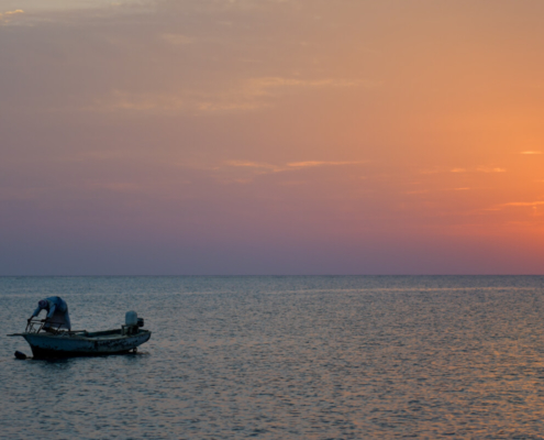 Africa, Egypt,, sun rise, sun light, red sea, beach, clouds, orange, sky, boat, boat in sunrise, boat in sunset, work, hard work, worker, fisherman