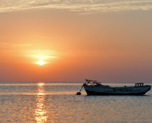 Africa, Egypt,, sun rise, sun light, red sea, beach, clouds, orange, sky, boat, boat in sunrise, boat in sunset
